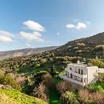 Moraki 1 Andros Feriehus Korthio